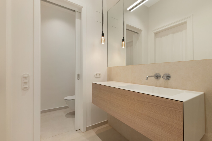 Historischer Luxus – 2 Balkone – Toplage - Bad (11751)