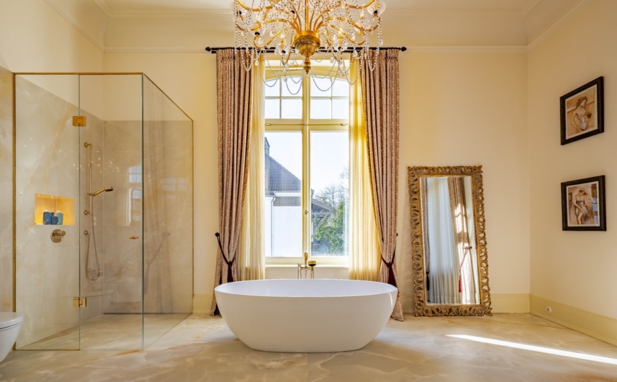 Architektonisches Meisterwerk | Repräsentative Villa in Bestlage - Vollbad mit separater Dusche (11509)