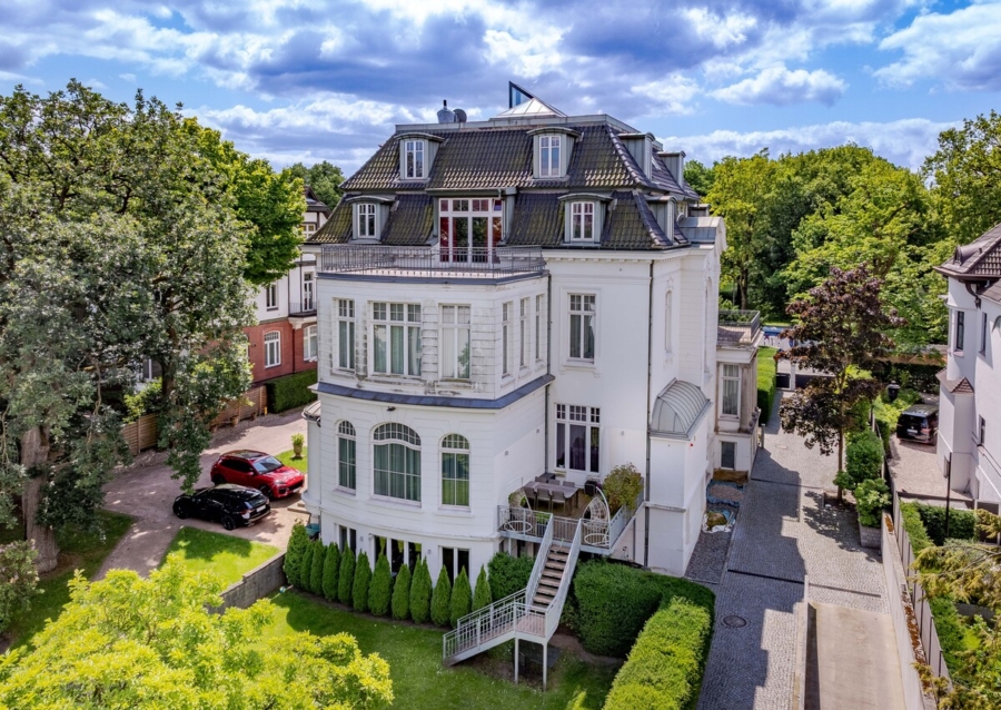 Architektonisches Meisterwerk | Repräsentative Villa in Bestlage - Luftbild (11511)