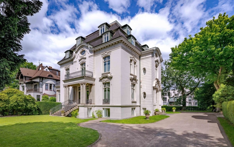 Architektonisches Meisterwerk | Repräsentative Villa in Bestlage - Hausansicht (11510)