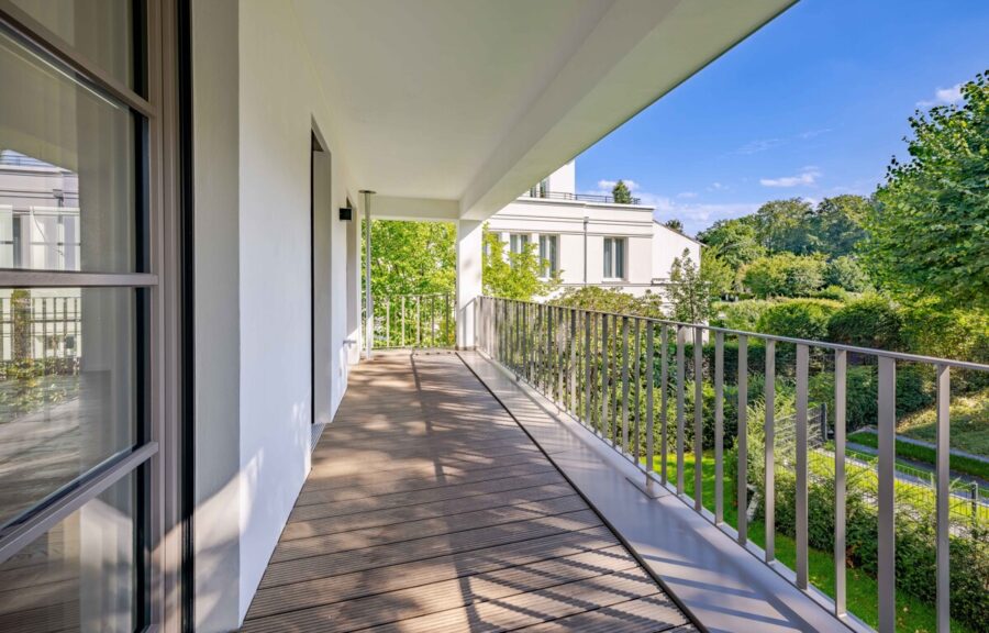 Elegantes Wohnen in Blankenese – Hochwertige Neubauwohnung in unmittelbarer Nähe zum Ortskern - Terrasse (17402)