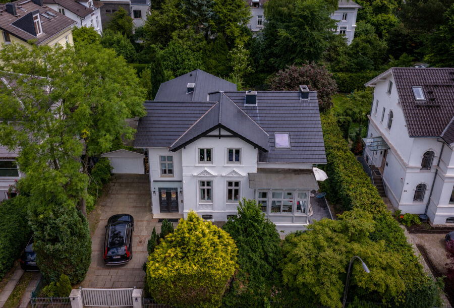 Zwischen Elbe und Parks – naturnahes Wohnen in den Elbvororten - Luftbild (17003)