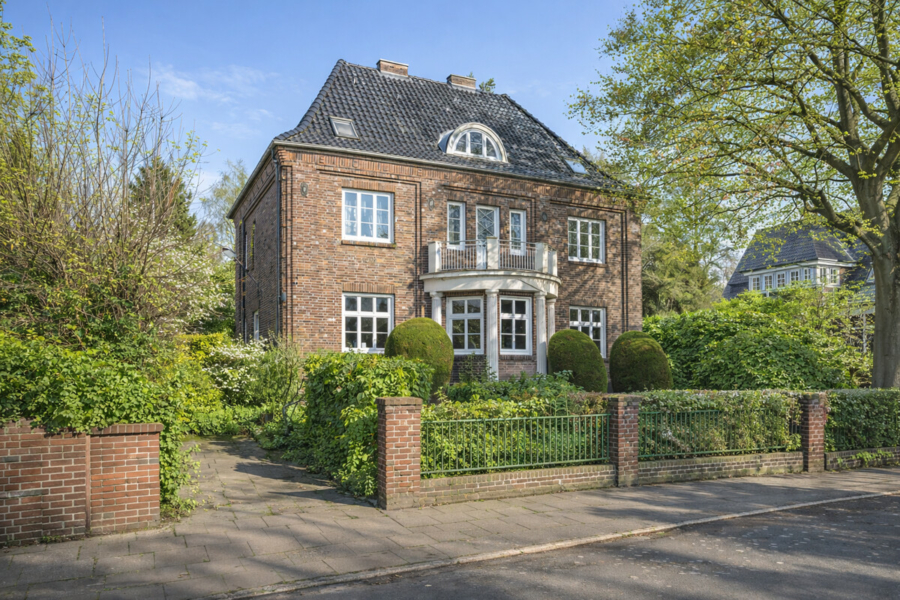 Stilvolle Rotklinker-Villa nahe der Waitzstraße - Hausansicht (11536)