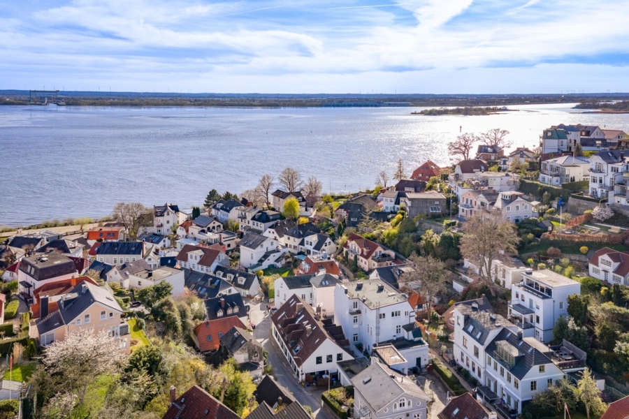 Design-Wohnung über den Dächern des Treppenviertels - Luftbild (13123)