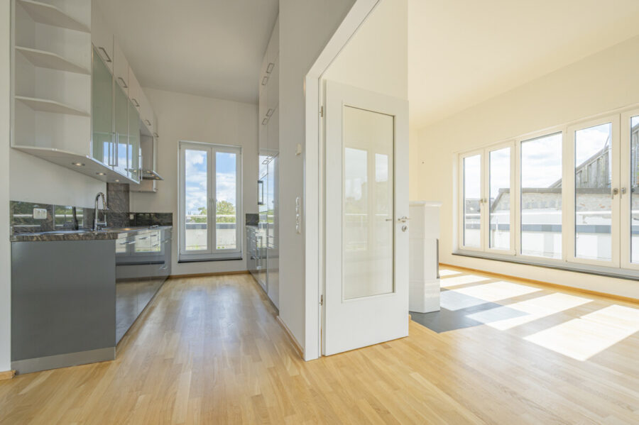 Exklusive Maisonette mit Dachterrasse - Küche | Wohnen (17469)