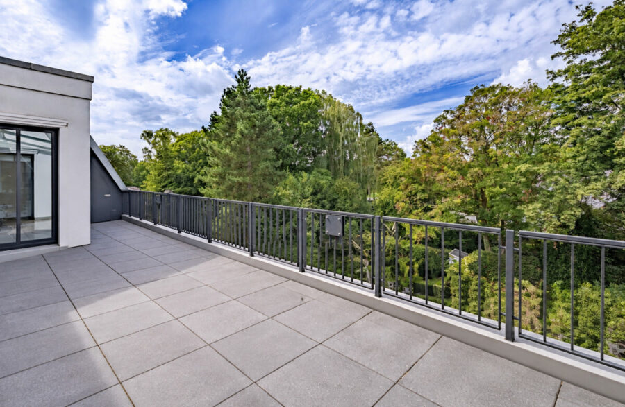 Exklusive Endetage mit Dachterrasse - Balkon (17300)